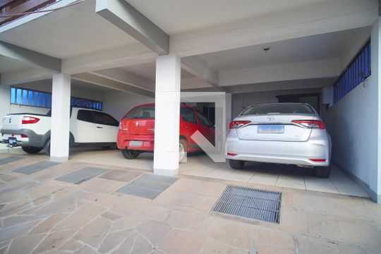 Garagem de casa à venda com 4 quartos, 800m² em Ideal, Novo Hamburgo