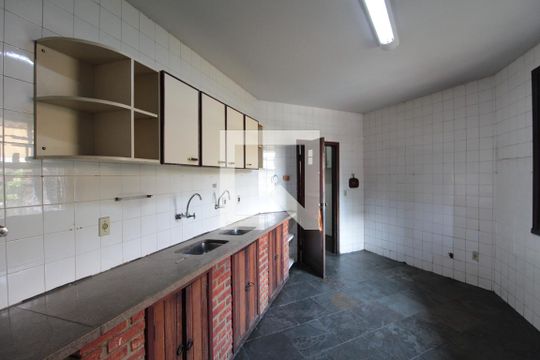 Cozinha de casa à venda com 5 quartos, 315m² em Santa Amelia, Belo Horizonte