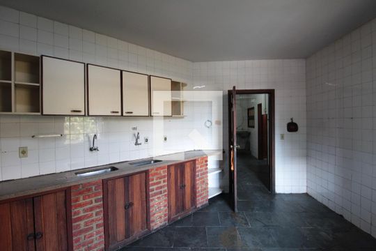 Cozinha de casa à venda com 5 quartos, 315m² em Santa Amelia, Belo Horizonte