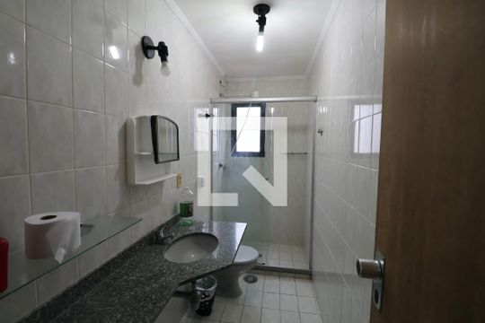 Banheiro Suíte  de apartamento para alugar com 2 quartos, 80m² em Jardim Tejereba, Guarujá