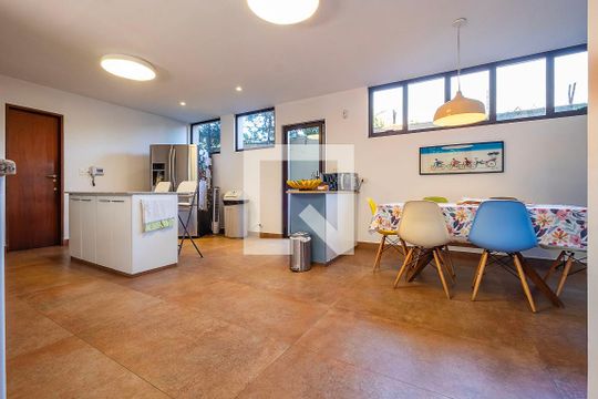 Cozinha de casa à venda com 5 quartos, 468m² em Alto de Pinheiros, São Paulo