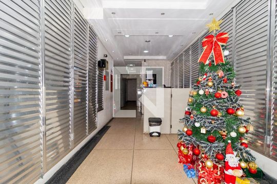 Hall de entrada de apartamento à venda com 2 quartos, 58m² em Brás, São Paulo