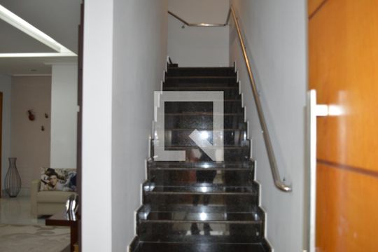 Escada de casa de condomínio à venda com 3 quartos, 160m² em Tijuco, Contagem