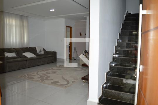 Sala de casa de condomínio à venda com 3 quartos, 160m² em Tijuco, Contagem
