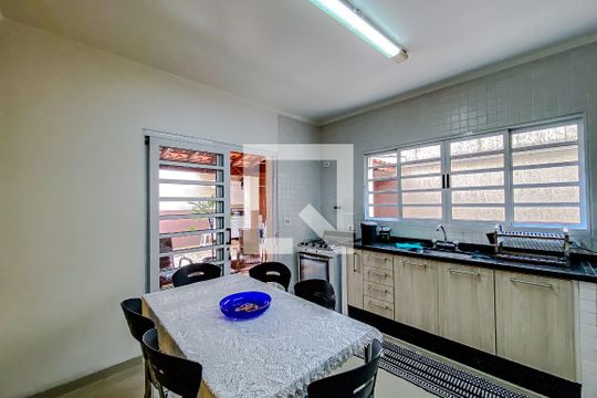 Cozinha de casa à venda com 2 quartos, 70m² em Vila Invernada, São Paulo