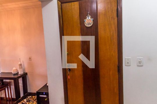 Entrada de apartamento à venda com 3 quartos, 154m² em Alphaville Industrial, Barueri