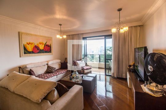 Sala de TV de apartamento à venda com 3 quartos, 154m² em Alphaville Industrial, Barueri