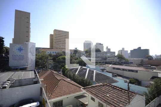 Vista de casa à venda com 8 quartos, 430m² em Cambuci, São Paulo