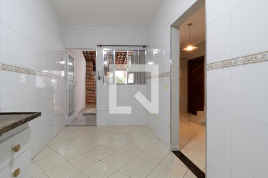 Cozinha de casa para alugar com 3 quartos, 90m² em Vila Califórnia, São Paulo