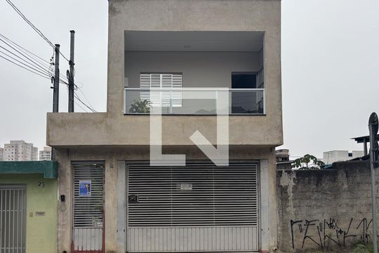 Fachada de casa para alugar com 3 quartos, 90m² em Vila Califórnia, São Paulo