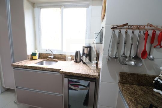 Cozinha de casa de condomínio à venda com 3 quartos, 151m² em Marechal Rondon, Canoas