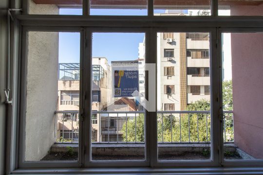 Plaquinha de apartamento para alugar com 3 quartos, 180m² em Independência, Porto Alegre