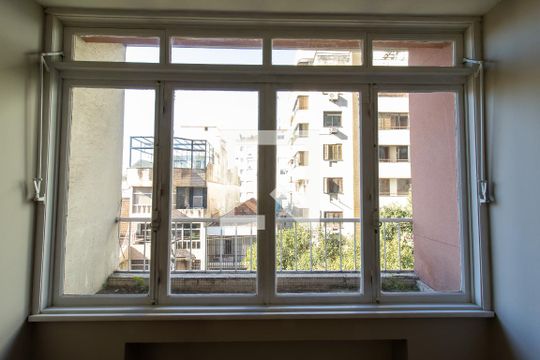 Vista Sala de apartamento para alugar com 3 quartos, 180m² em Independência, Porto Alegre