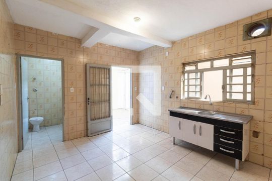 Cozinha de casa para alugar com 4 quartos, 239m² em Vila Nhocuné, São Paulo