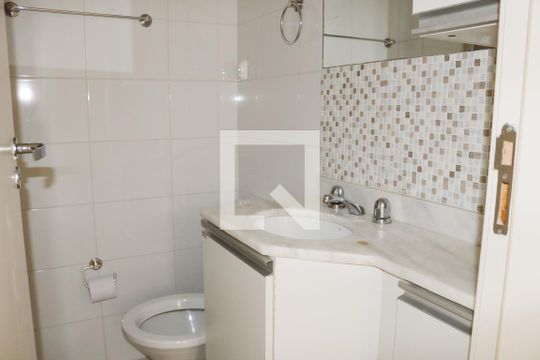 Banheiro de apartamento para alugar com 2 quartos, 49m² em Vila Dom Pedro Ii, São Paulo