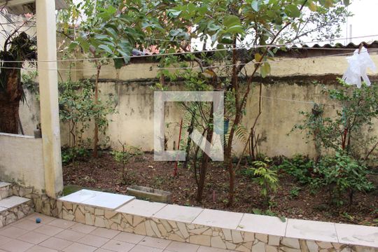 Área comum de casa à venda com 3 quartos, 120m² em Vila Cleonice, São Paulo