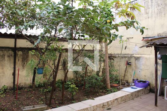 Área comum de casa à venda com 3 quartos, 120m² em Vila Cleonice, São Paulo