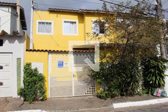 Fachada de casa à venda com 3 quartos, 120m² em Vila Cleonice, São Paulo