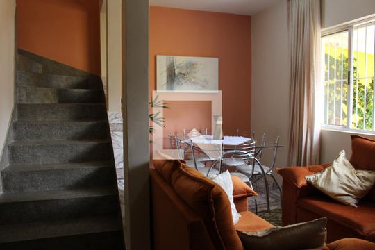 Sala de casa à venda com 3 quartos, 120m² em Vila Cleonice, São Paulo