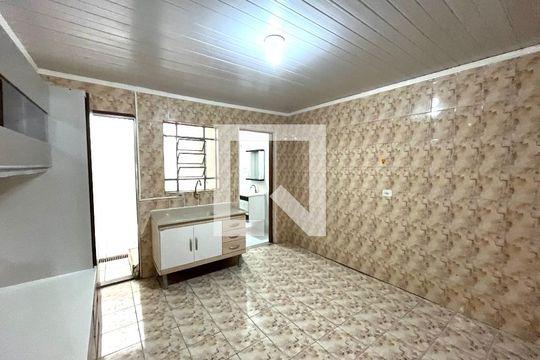 Cozinha de casa para alugar com 2 quartos, 128m² em Vila Guarani (zona Sul), São Paulo