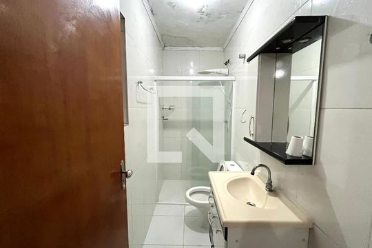 Banheiro de casa para alugar com 2 quartos, 128m² em Vila Guarani (zona Sul), São Paulo