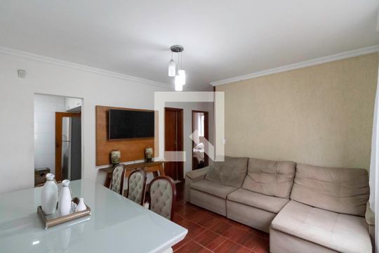 Apartamento à venda com 2 quartos, 70m² em Copacabana, Belo Horizonte