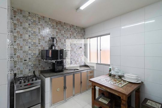 Cozinha de apartamento à venda com 2 quartos, 70m² em Copacabana, Belo Horizonte