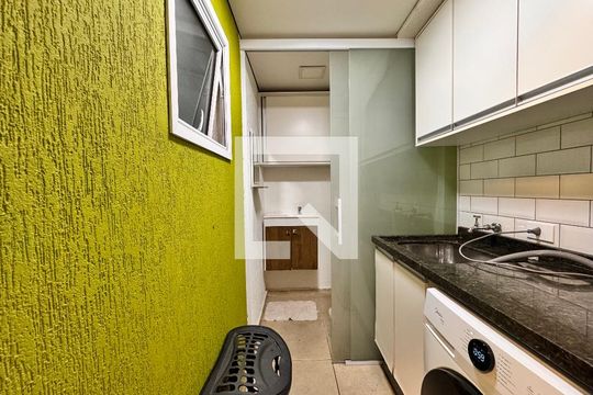 Lavanderia de apartamento para alugar com 3 quartos, 110m² em Jardim Utinga, Santo André
