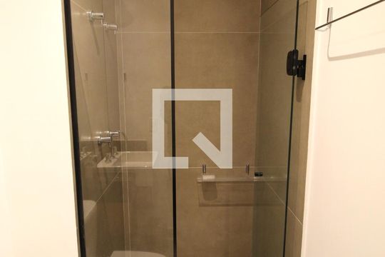 Banheiro da Suíte de kitnet/studio à venda com 1 quarto, 43m² em Vila Olímpia, São Paulo