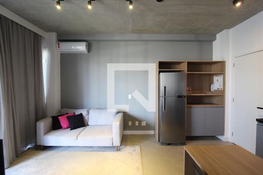 Sala/Cozinha de kitnet/studio à venda com 1 quarto, 43m² em Vila Olímpia, São Paulo