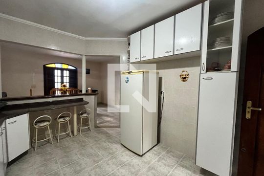 Cozinha de casa para alugar com 3 quartos, 309m² em Chácara Faggion, Suzano