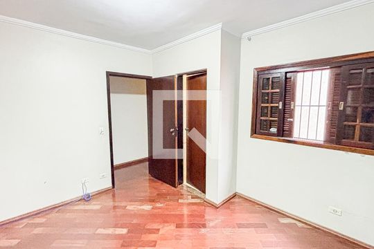 Suite 2 de casa para alugar com 4 quartos, 250m² em Vila Alto de Santo Andre, Santo André