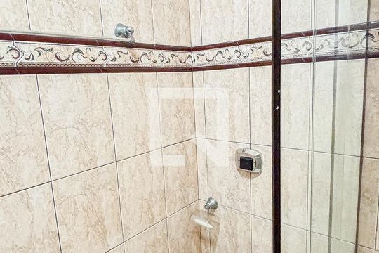 Banheiro da Suíte 3 de casa para alugar com 4 quartos, 250m² em Vila Alto de Santo Andre, Santo André
