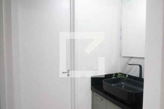 Banheiro de apartamento para alugar com 1 quarto, 31m² em Indianópolis, São Paulo