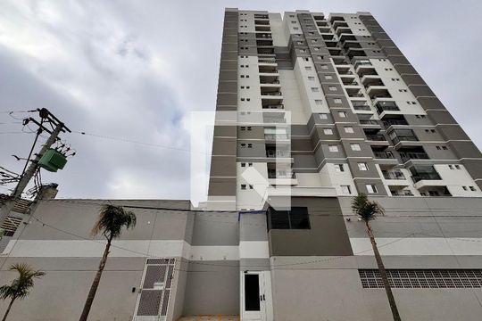 Fachada de apartamento para alugar com 2 quartos, 53m² em Vila Metalúrgica, Santo André