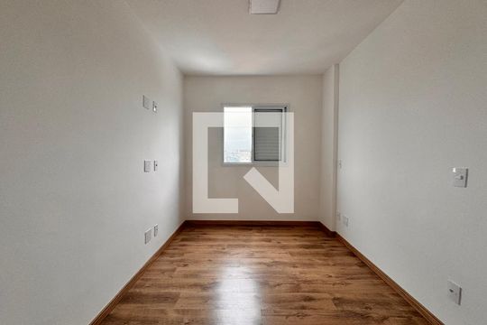 Quarto 2 de apartamento para alugar com 2 quartos, 53m² em Vila Metalúrgica, Santo André