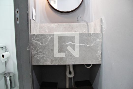 Banheiro Social de apartamento para alugar com 2 quartos, 56m² em Vila Endres, Guarulhos