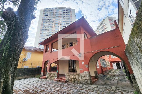Fachada de casa para alugar com 5 quartos, 630m² em Laranjeiras, Rio de Janeiro