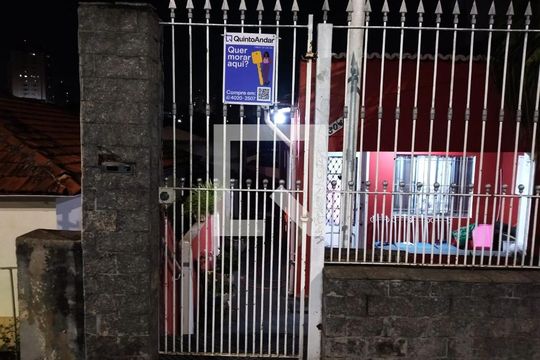 Fachada de casa à venda com 3 quartos, 150m² em Vila Gustavo, São Paulo