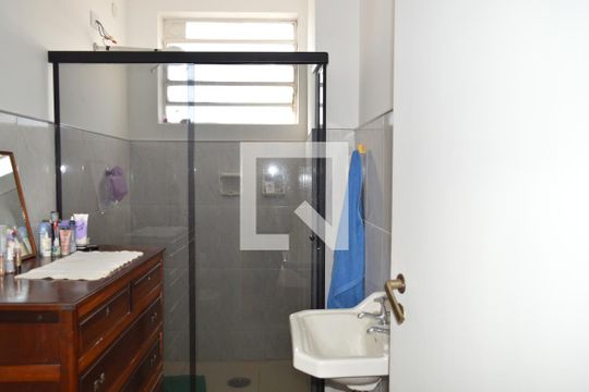 Banheiro de apartamento para alugar com 2 quartos, 78m² em Liberdade, São Paulo
