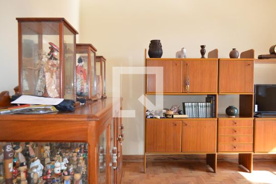 Sala de apartamento para alugar com 2 quartos, 78m² em Liberdade, São Paulo