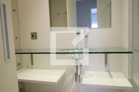 Banheiro Social de apartamento para alugar com 2 quartos, 70m² em Itaim Bibi, São Paulo