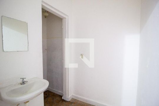 Banheiro da Suíte de casa para alugar com 2 quartos, 40m² em Vila Nova Sorocaba, Sorocaba