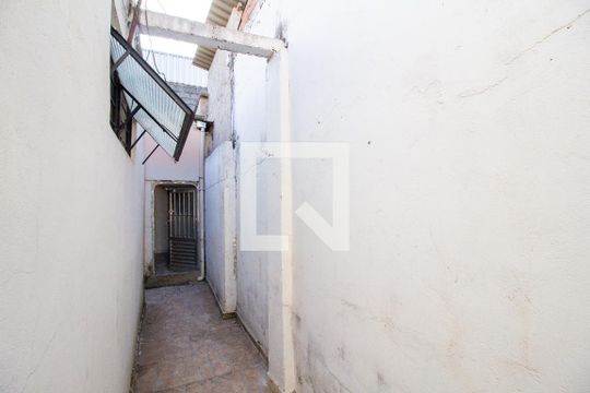 Corredor de casa para alugar com 2 quartos, 40m² em Vila Nova Sorocaba, Sorocaba