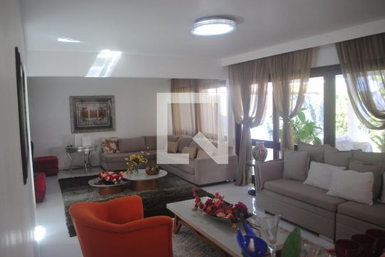 Sala  de casa para alugar com 4 quartos, 400m² em Itapuã, Salvador