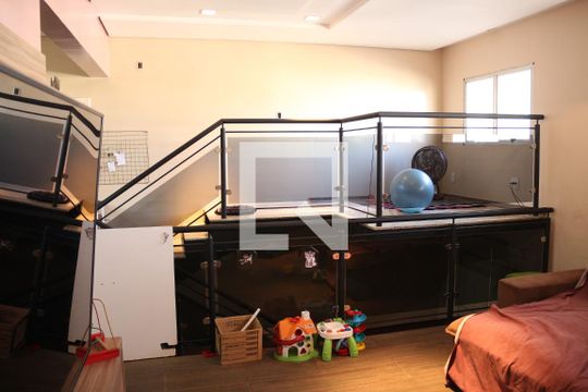 Sala de casa à venda com 3 quartos, 250m² em Jardim Riacho das Pedras, Contagem