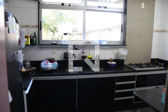Cozinha de casa à venda com 3 quartos, 250m² em Jardim Riacho das Pedras, Contagem