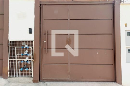 Fachada de casa à venda com 3 quartos, 210m² em Nacional, Contagem
