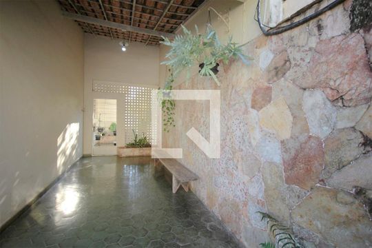 Varanda frontal de casa à venda com 6 quartos, 350m² em Cruzeiro, Belo Horizonte