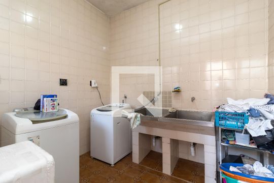 Área de Serviço de casa à venda com 4 quartos, 380m² em Jardim São Paulo, São Paulo